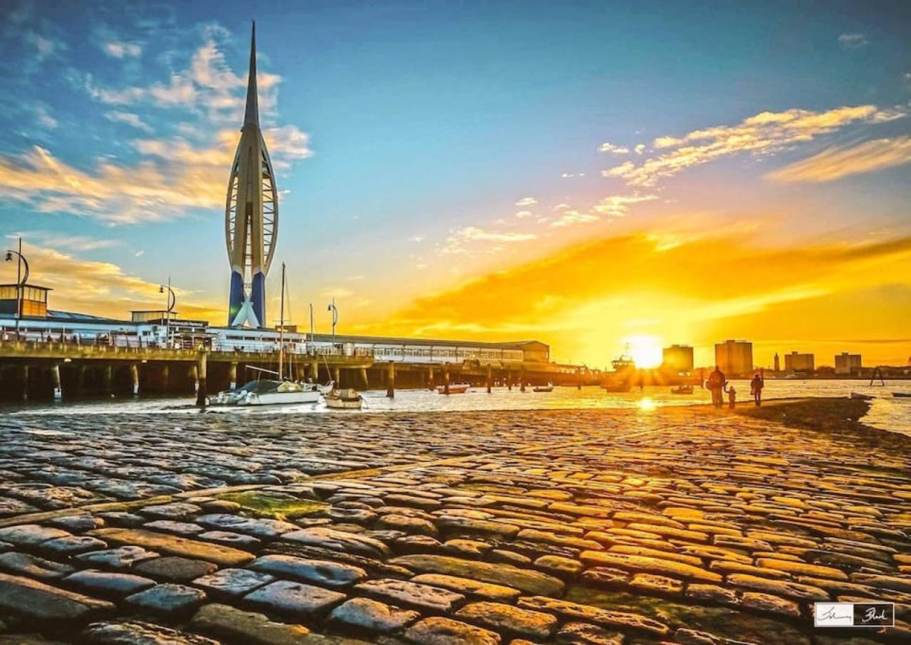 Air Maison - Stunning Beach Front Apartment Portsmouth Extérieur photo