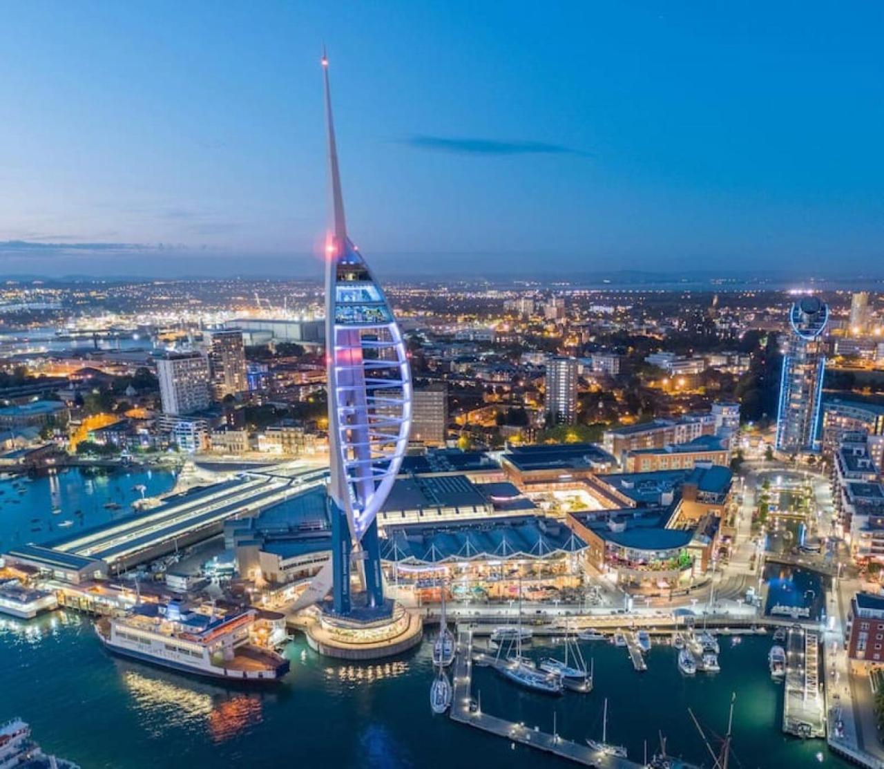 Air Maison - Stunning Beach Front Apartment Portsmouth Extérieur photo