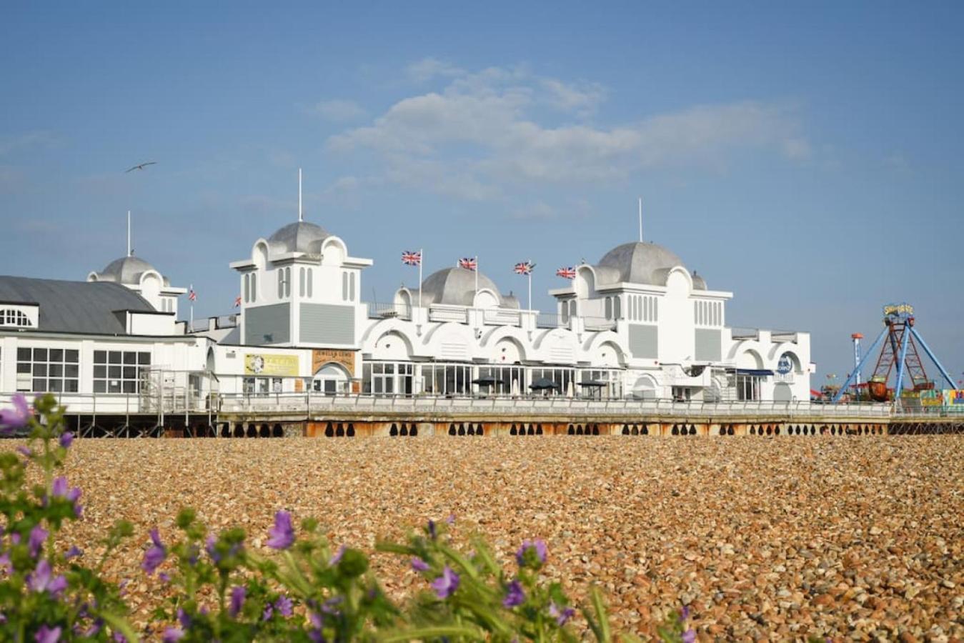 Air Maison - Stunning Beach Front Apartment Portsmouth Extérieur photo