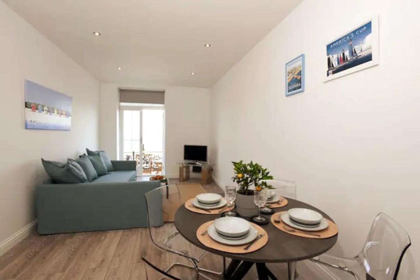 Air Maison - Stunning Beach Front Apartment Portsmouth Extérieur photo