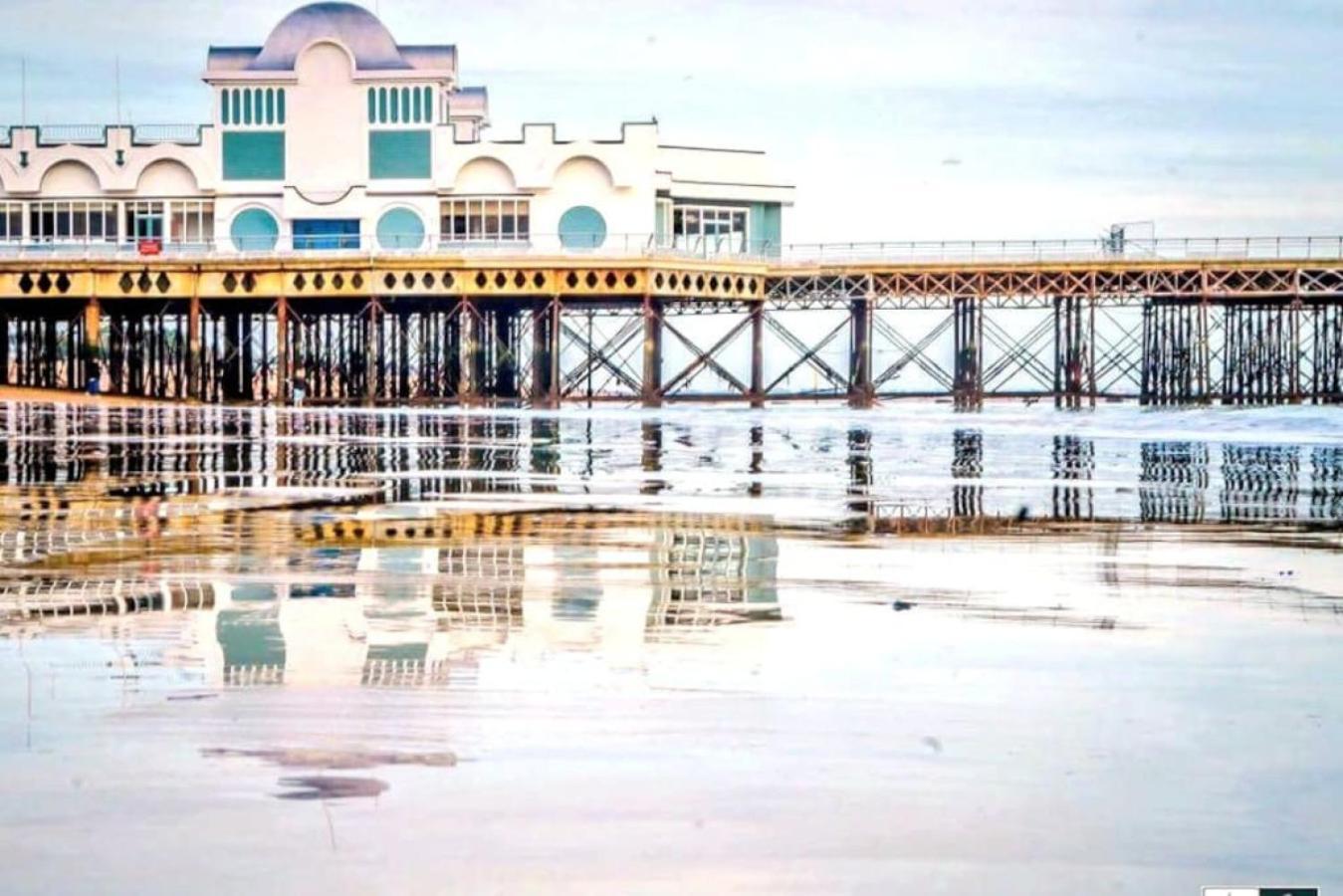 Air Maison - Stunning Beach Front Apartment Portsmouth Extérieur photo